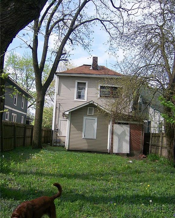 2nd image of 856 E Fletcher Ave