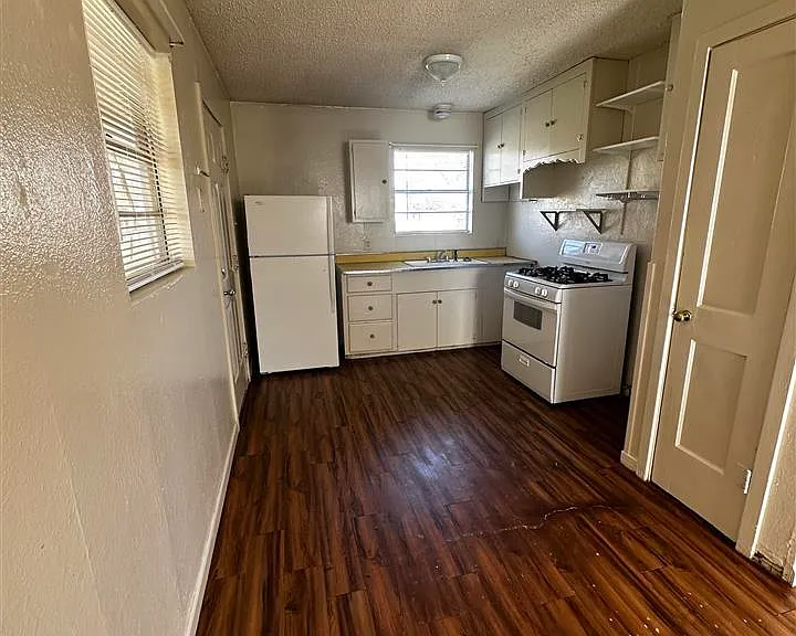 3020 Stearns Ave — Photo 3