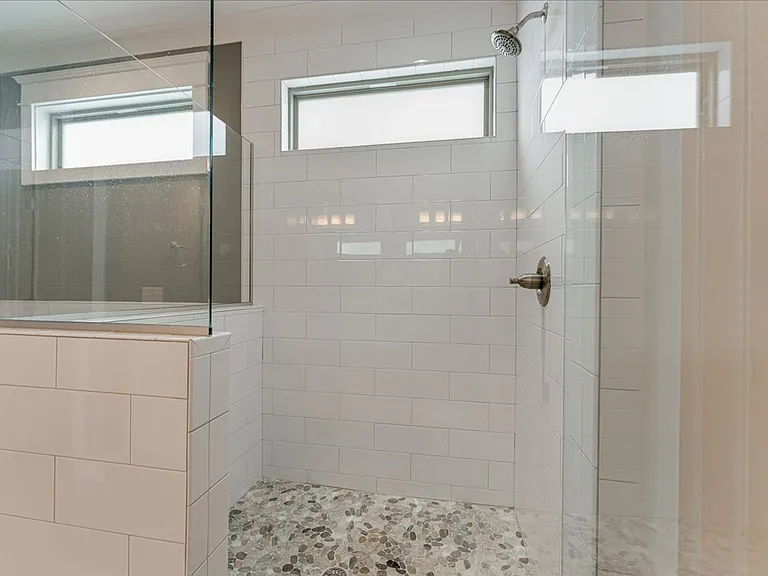 2318 Large Oak Dr — Photo 19