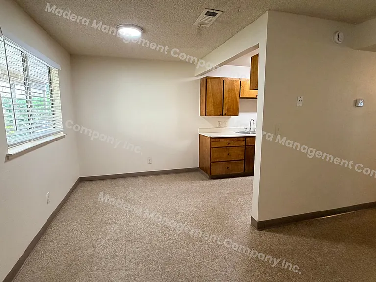 212 N C St — Photo 5
