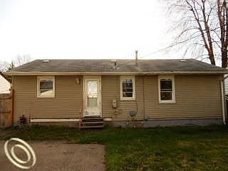 4th image of 15674 McGuire St