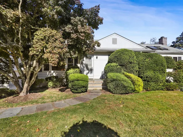 13 Baylor Circle, White Plains, NY 10605