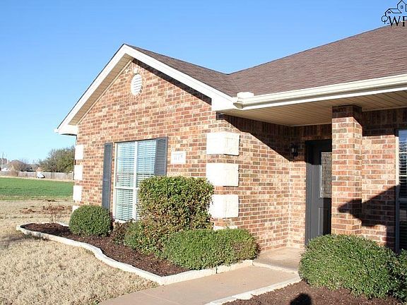 2nd image of 1125 Regency Dr