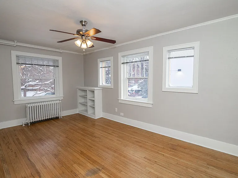 1035 N Pearl St — Photo 21