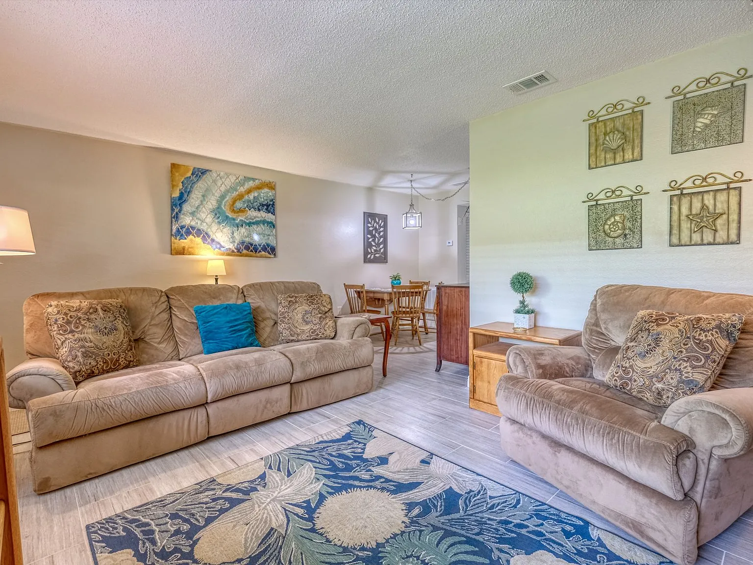 Long Bayou Condominiums — Photo 3