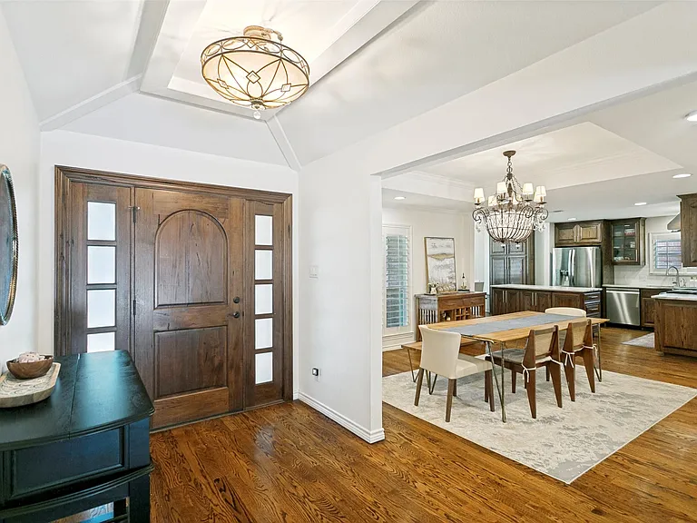 6010 Yellow Rock Trl — Photo 3