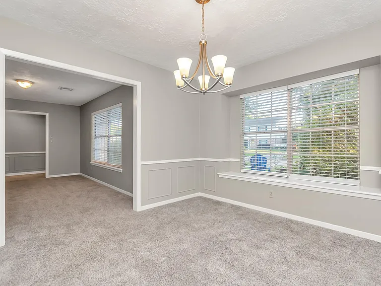 12526 Hazelwood Ln — Photo 17