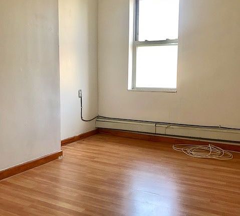 4th image of 189 Graham Ave APT 3