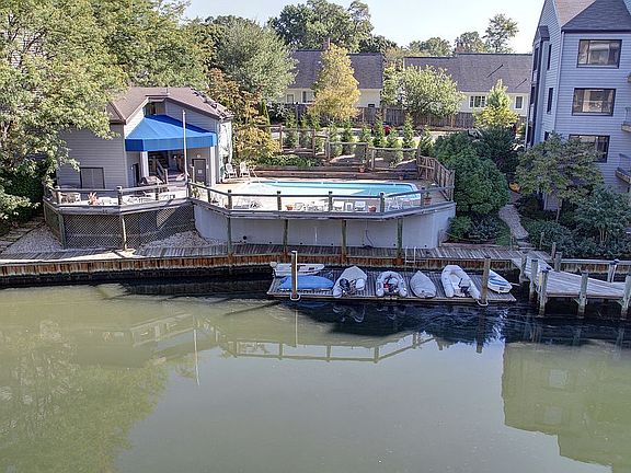 3rd image of 12 Spa Creek Lndg Unit B2
