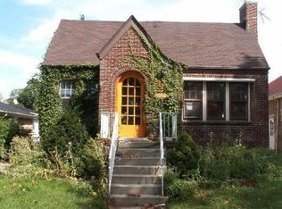 957 E Grant Dr, Des Plaines, IL 60016