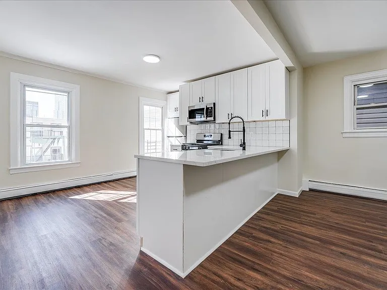 97 Saint Pauls Ave #2 — Photo 6