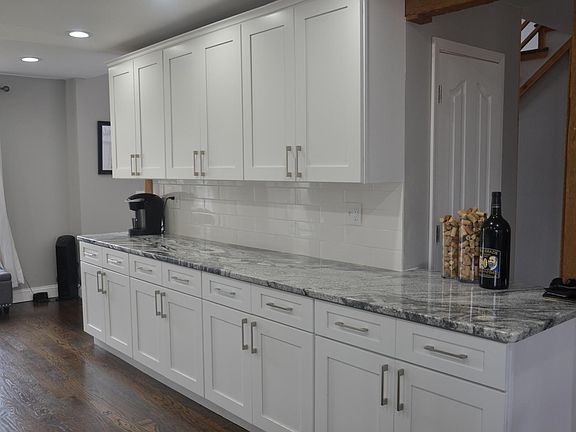 4th image of 205 Belvedere Grn