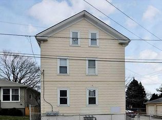 17 La Vaughn St, Providence, RI 02909