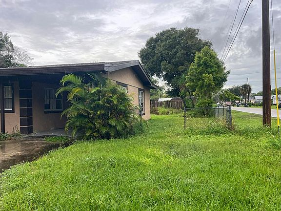 2nd image of 1001 Tortugas Ave