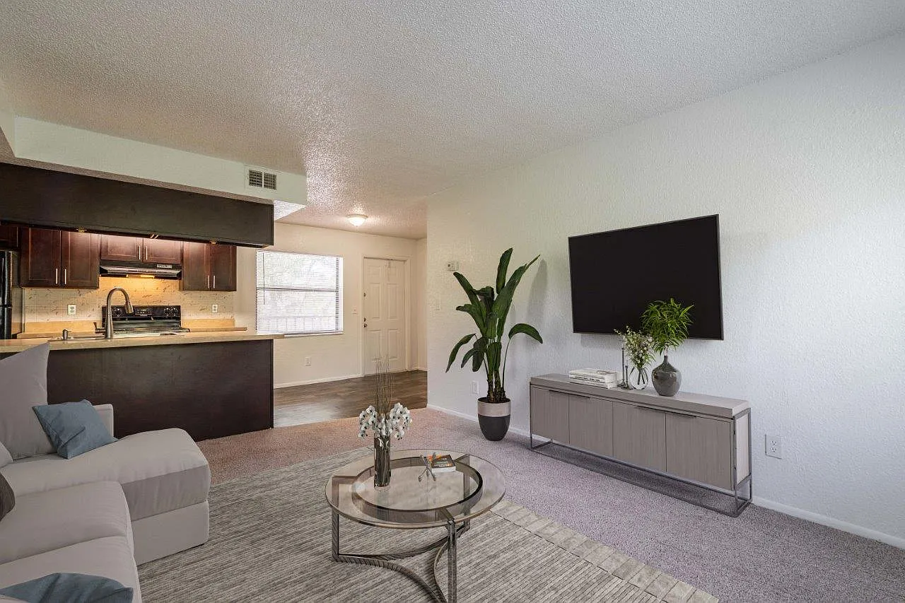 Melrose on the Bay Apartment Homes — Photo 3