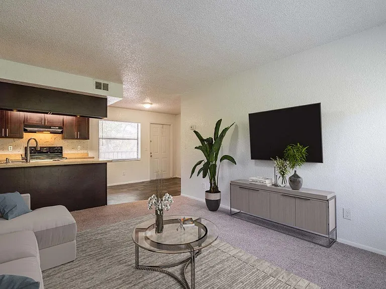 Melrose on the Bay Apartment Homes — Photo 3