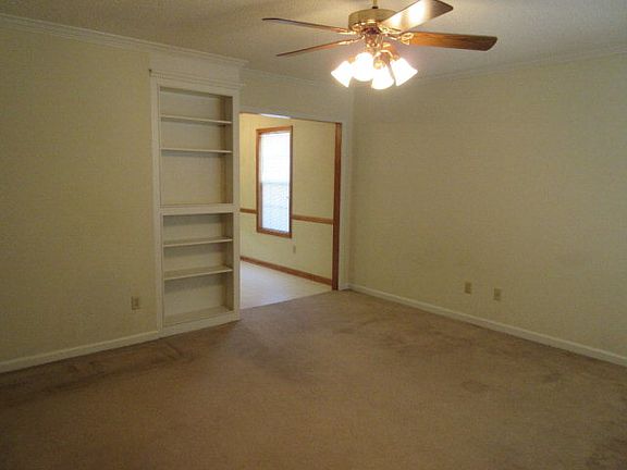 2nd image of 2024 Essex Dr