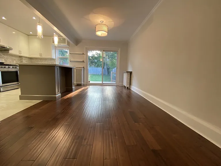 22 Lorindale Ave — Photo 5