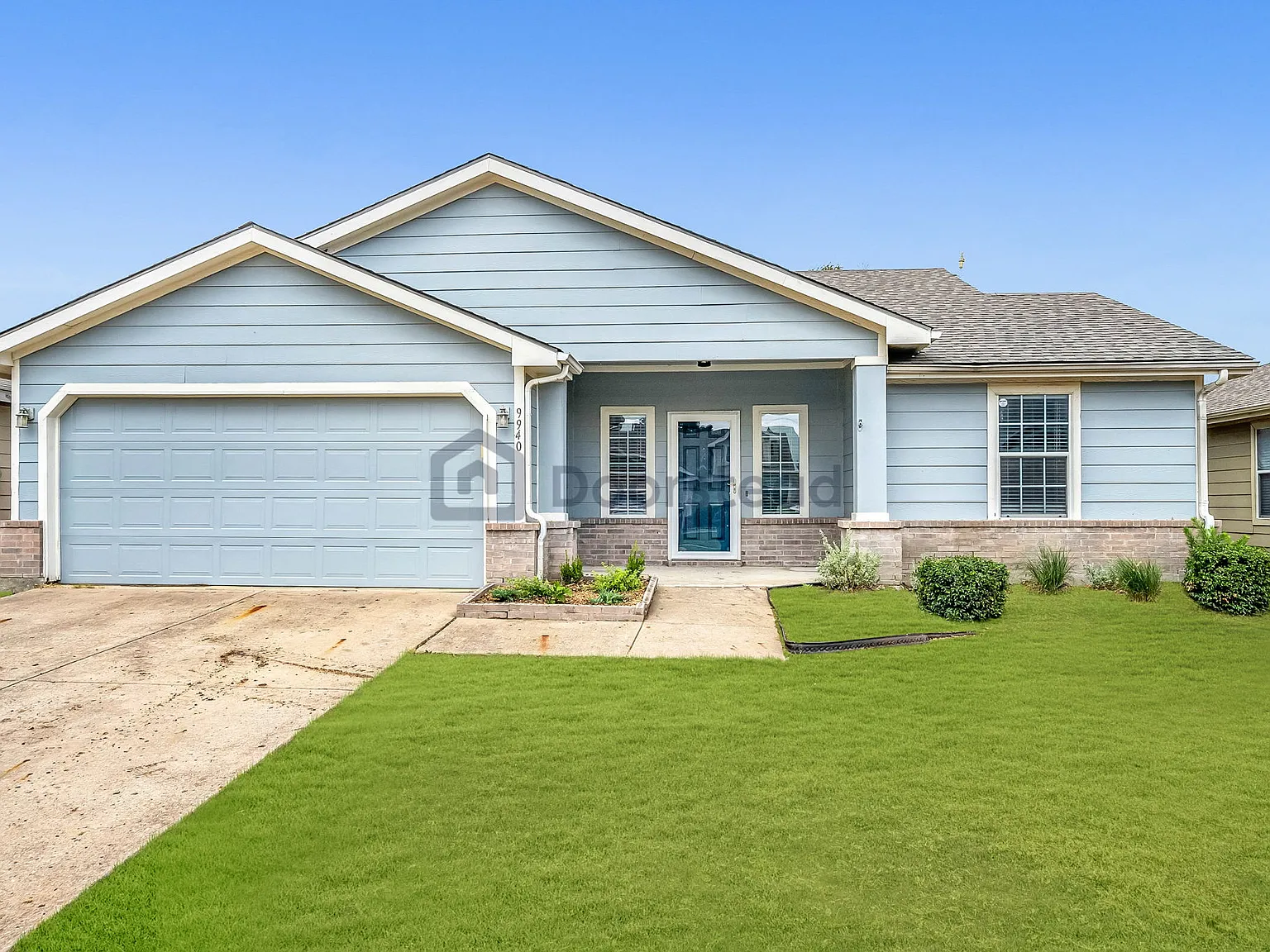 3 bed, 2.0 bath, 1700 sqft, $2,200 — Photo 1