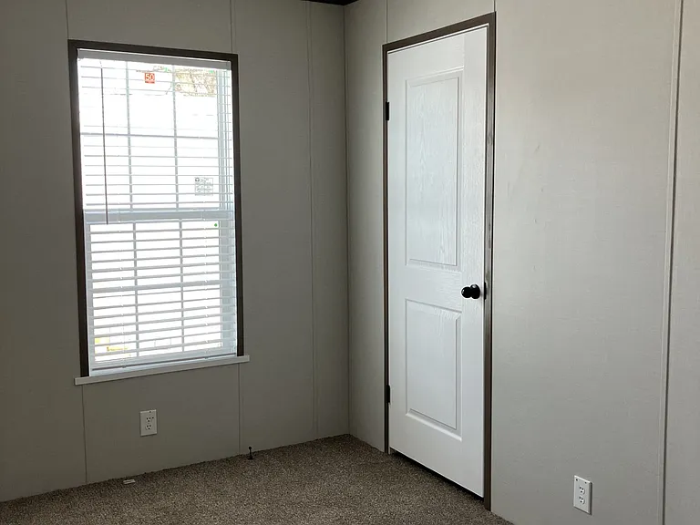 500 W Payton St #37 — Photo 5