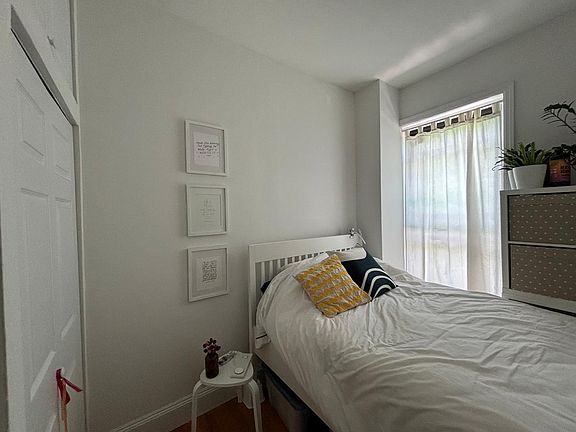 5th image of 71 7th Ave APT 4R