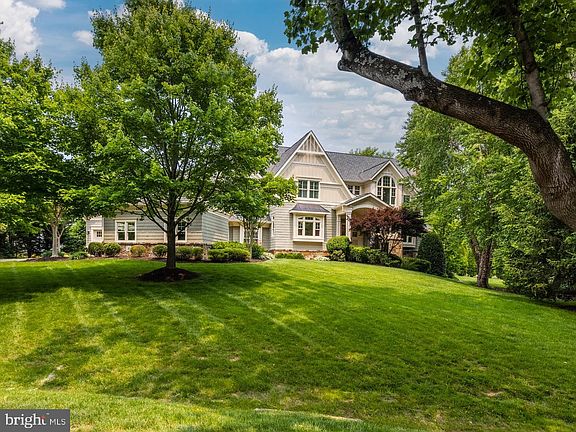 3rd image of 6900 Arbor Ln
