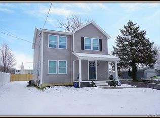 5871 Lakecrest Dr, Lake View, NY 14085