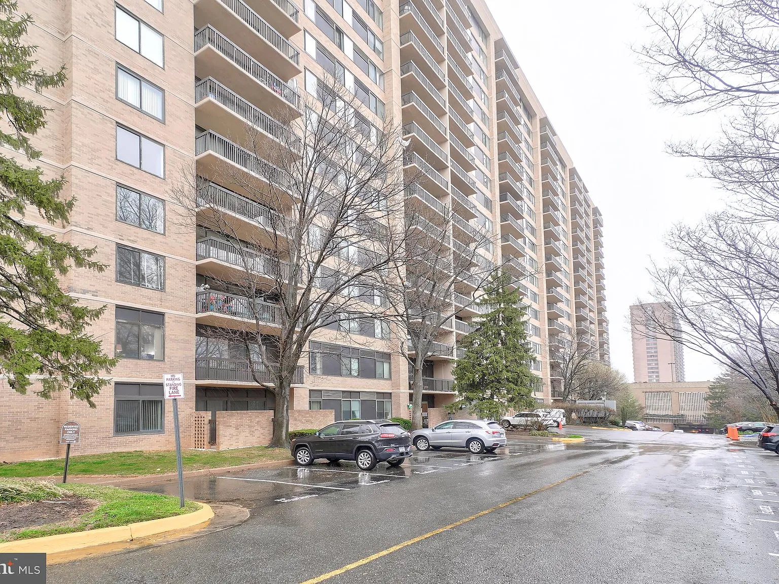 Skyline House Condo — Photo 1