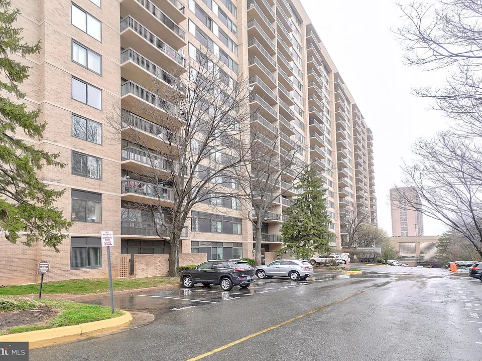 3713 George Mason Dr #414W