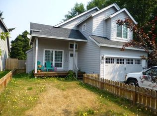 1372 10th Ave, Seaside, OR 97138