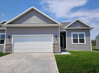 120 Sumac Dr, Palo, IA 52324