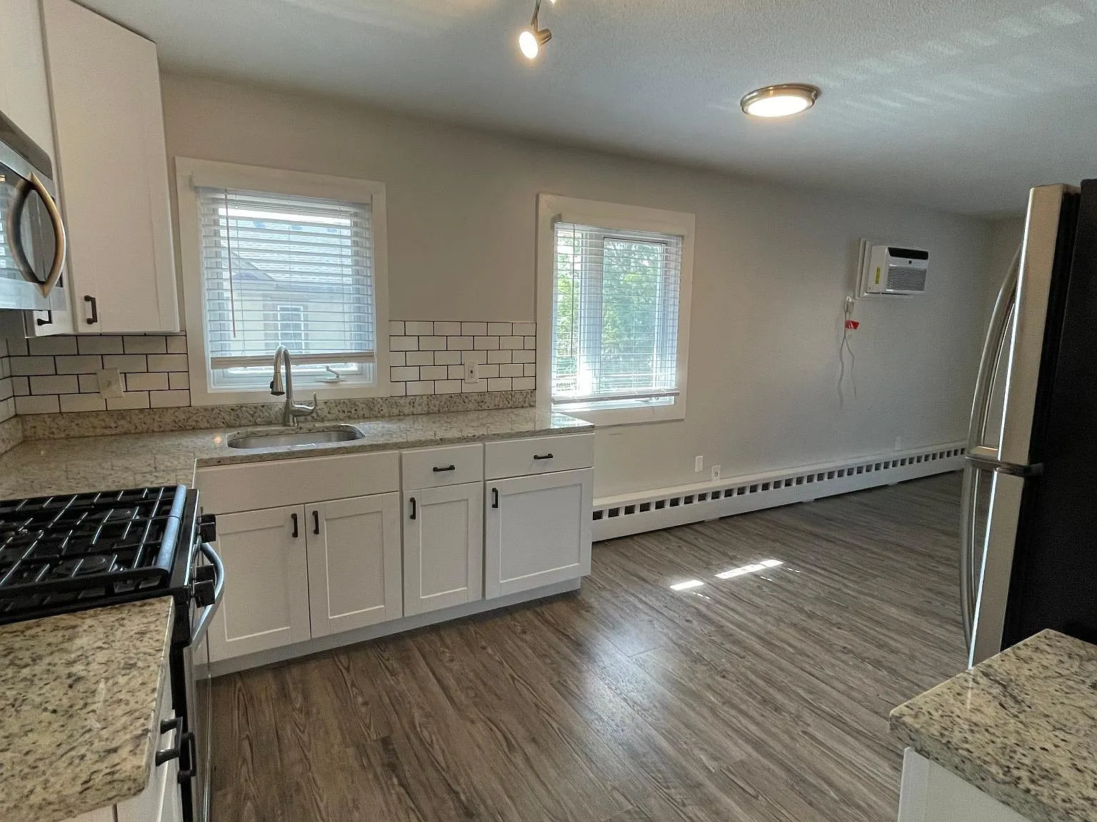689 Lowry Ave NE — Photo 1