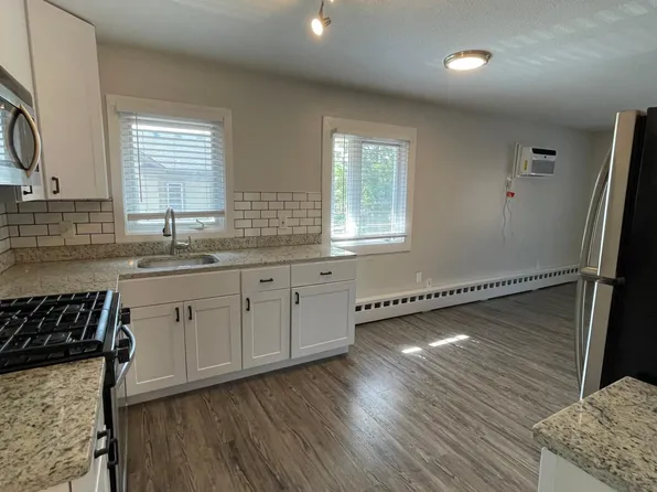 689 Lowry Ave NE APT 7, Minneapolis, MN 55418