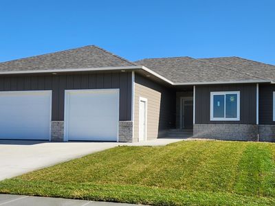 5800 S Huntwood Ave, Sioux Falls, SD, 57108