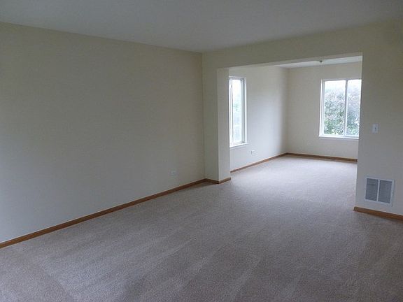 2nd image of 2774 Yosemite Dr