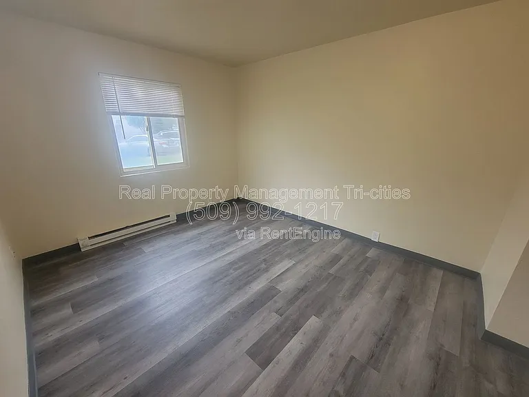 1101 W Margaret St #D — Photo 8