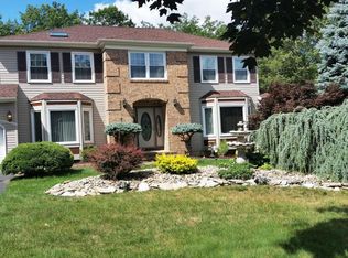 63 Chelsea Rd, Jackson, NJ 08527