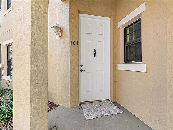 3rd image of 310 Via Castilla St Unit 101