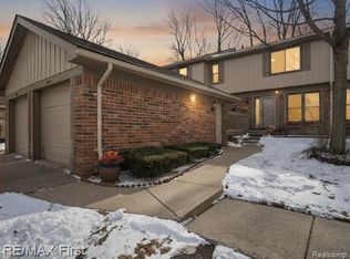 845 Langdon Ct, Rochester, MI 48307