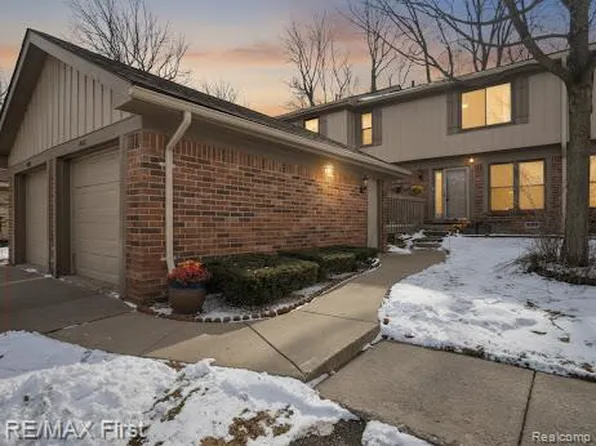 845 Langdon Ct, Rochester, MI 48307