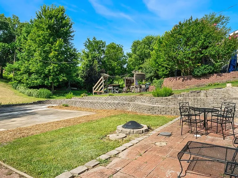 5468 Ringer Rd — Photo 32