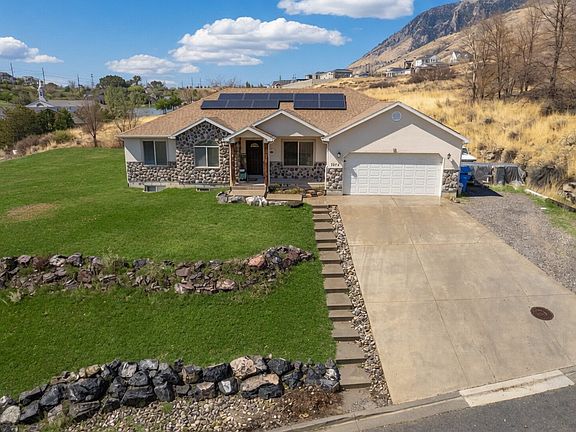 2nd image of 3870 W Mountaintop Cir
