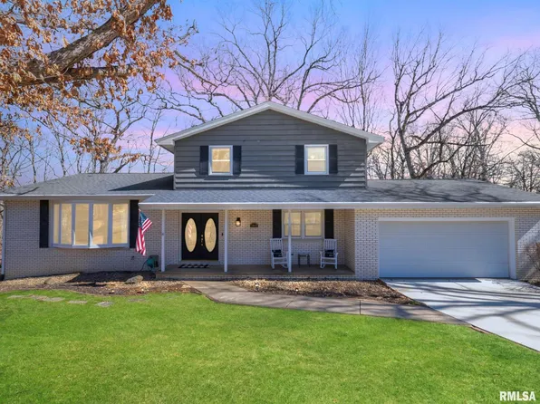 1002 W Hiawatha Ct, Dunlap, IL 61525