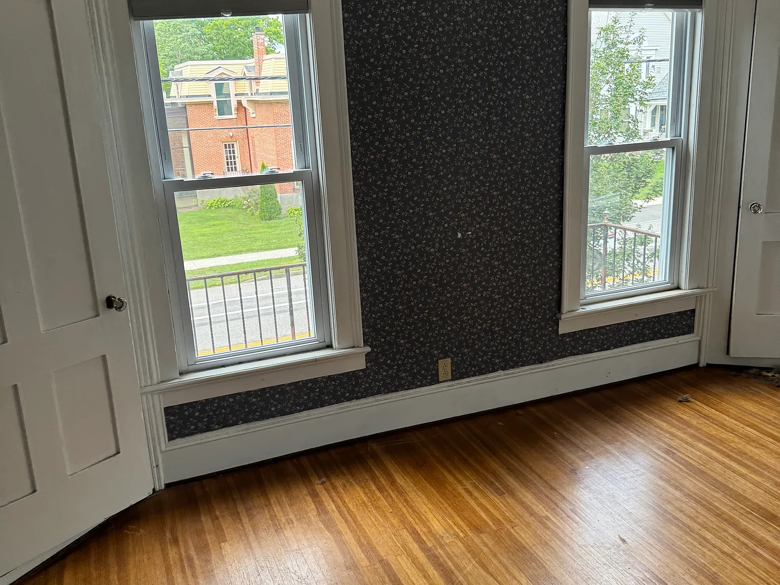 2 bed, 900 sqft, $1,050 — Photo 2