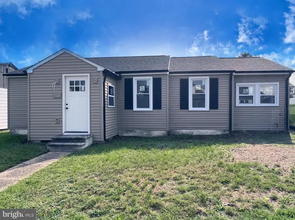 820 Orchard Ave, Runnemede, NJ 08078