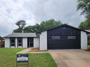 2652 Castanada Cir, Fort Worth, TX 76112