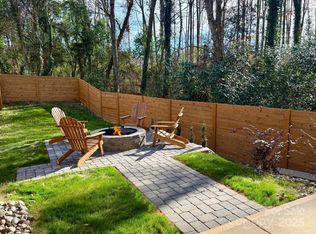 4121 Sarah Dr, Charlotte, NC 28217