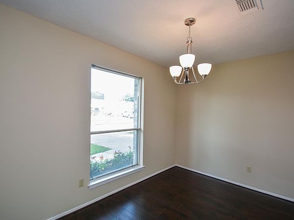 5th image of 17010 Cairnlassie St