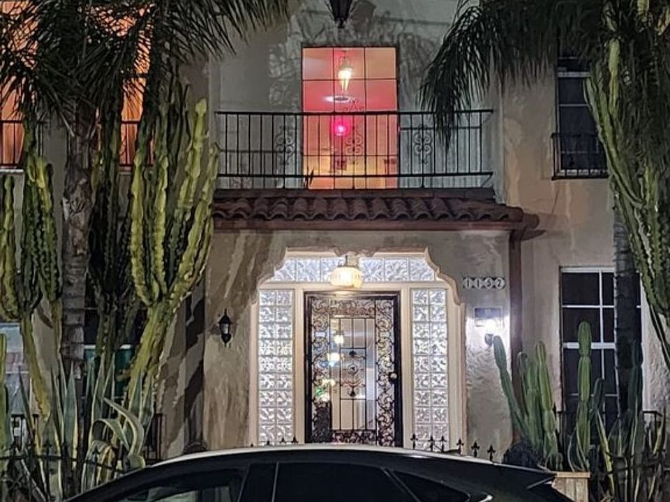 1st image of 1152 N Kingsley Dr #208