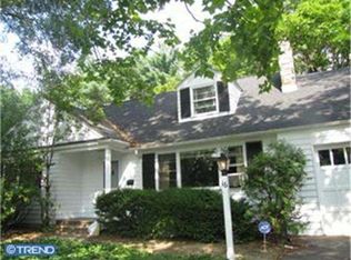 16 W Laurel Rd, Stratford, NJ 08084